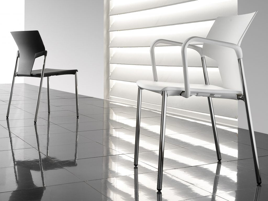 AKTIVA stol med armlæn